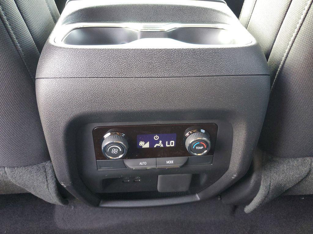 new 2026 Chevrolet Traverse car, priced at $48,095