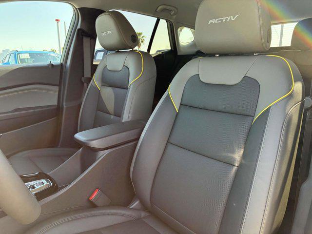 new 2025 Chevrolet Trax car, priced at $27,015