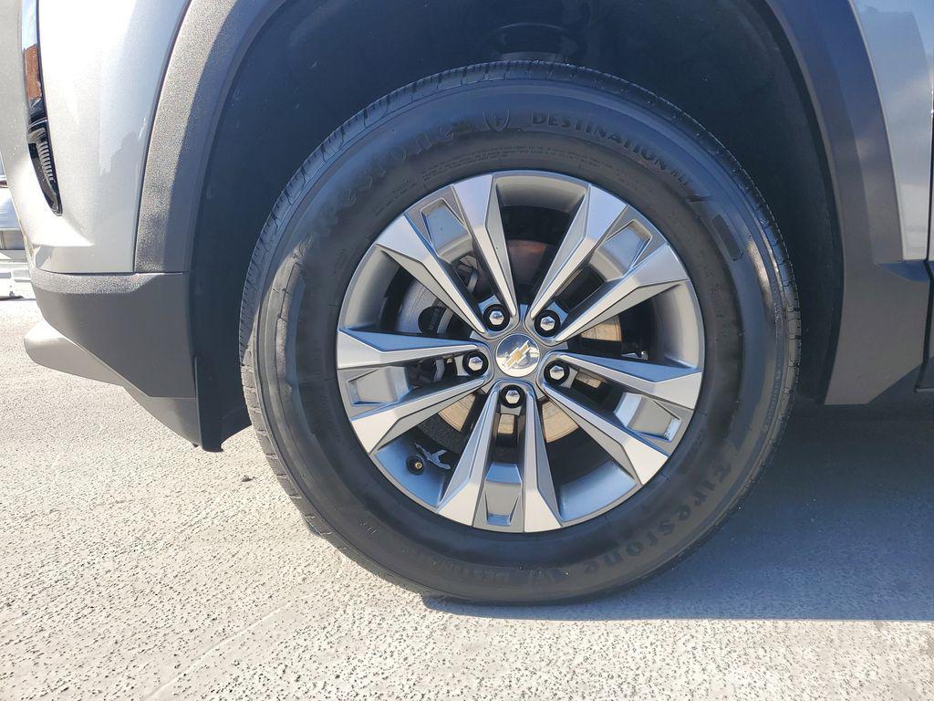 used 2025 Chevrolet Equinox car, priced at $24,692