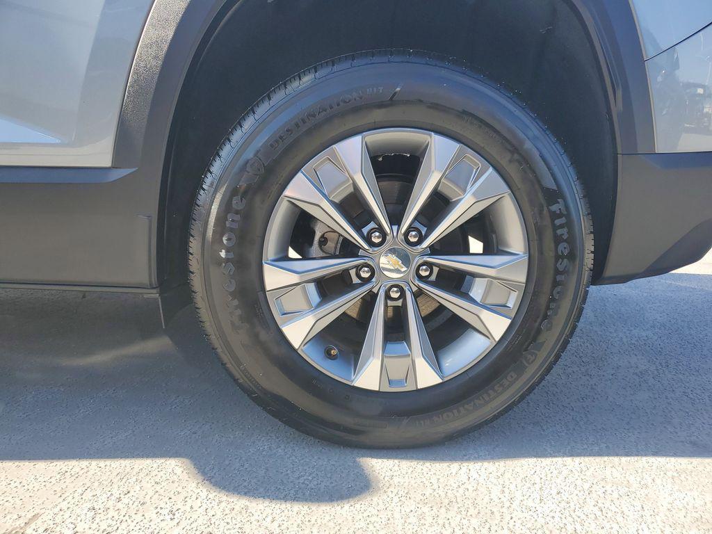 used 2025 Chevrolet Equinox car, priced at $24,692