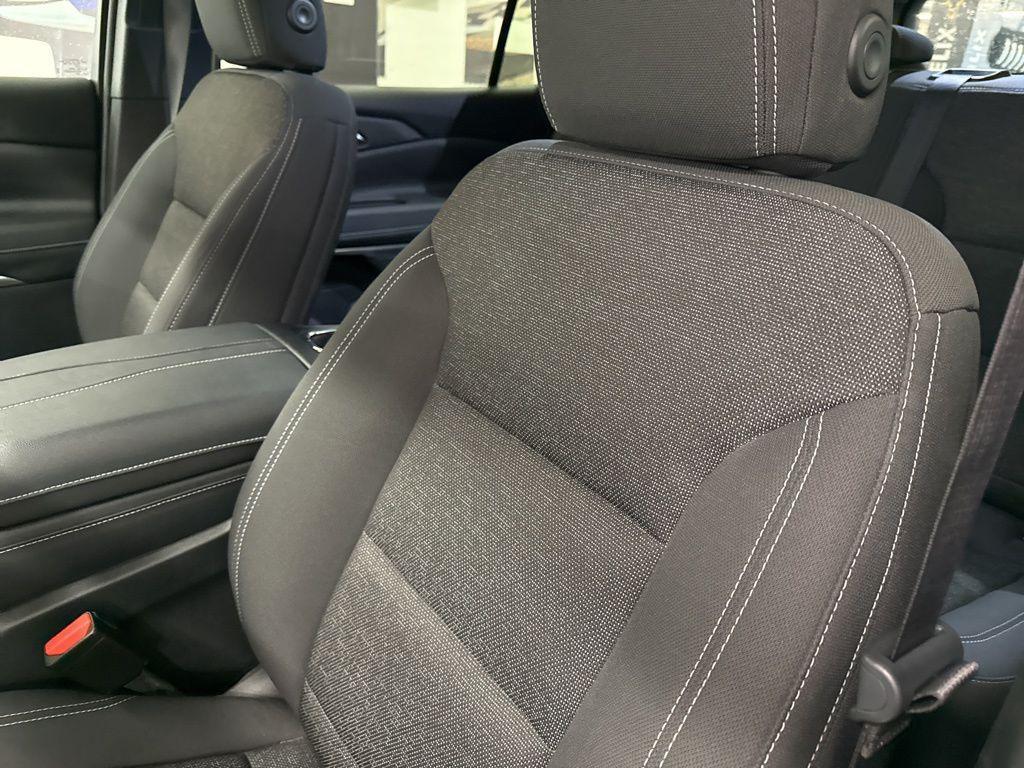 used 2024 Chevrolet Traverse car, priced at $36,292