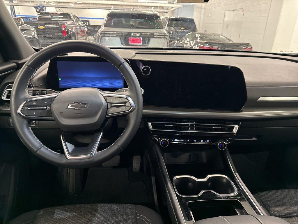 used 2024 Chevrolet Traverse car, priced at $36,292