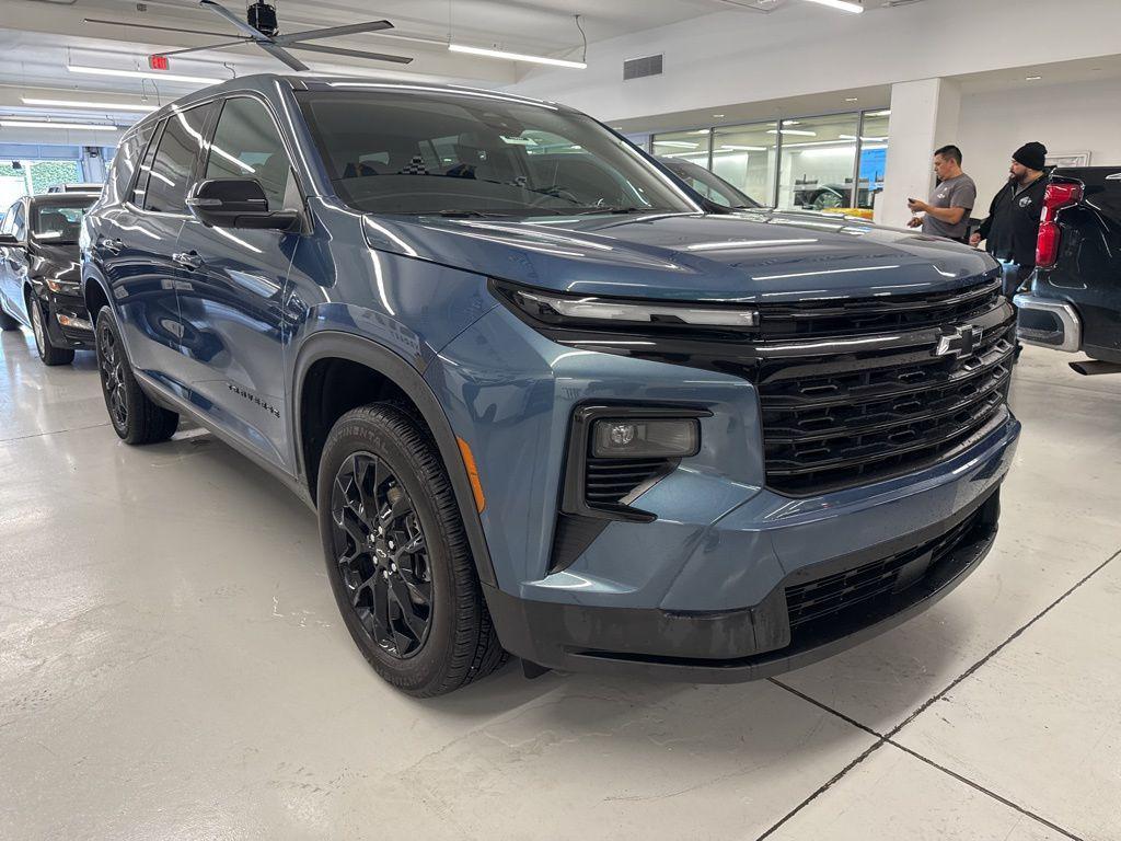 used 2024 Chevrolet Traverse car, priced at $36,292