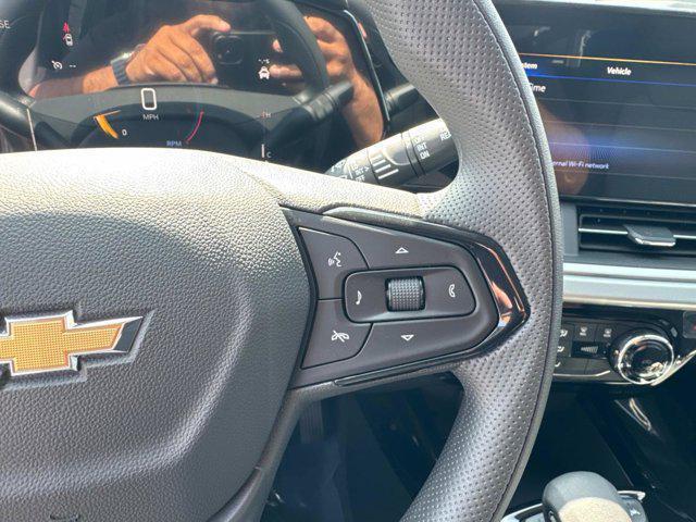 new 2025 Chevrolet Trax car, priced at $24,095