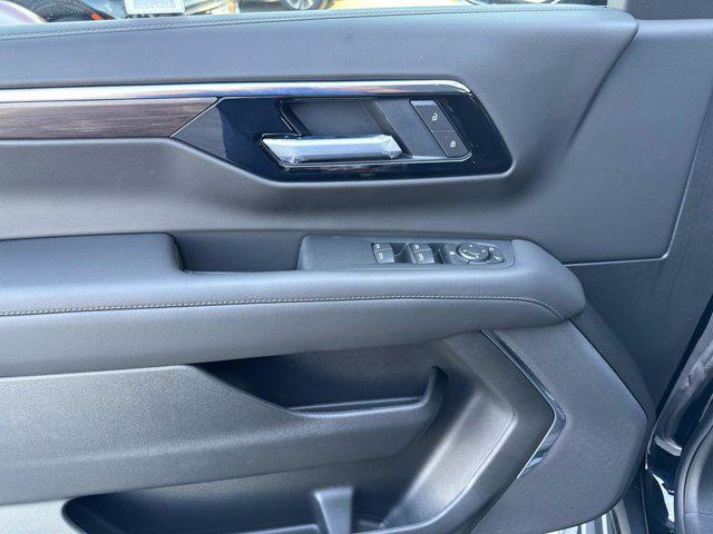 new 2025 Chevrolet Suburban car, priced at $70,866
