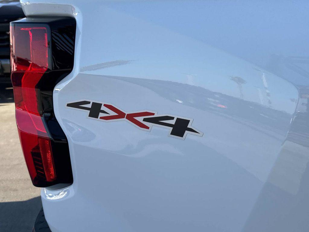 new 2025 Chevrolet Colorado car, priced at $32,615