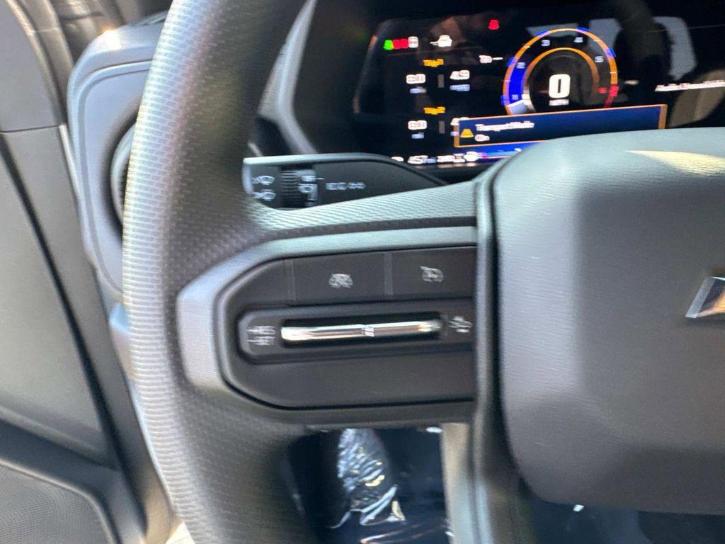 new 2025 Chevrolet Colorado car, priced at $32,615