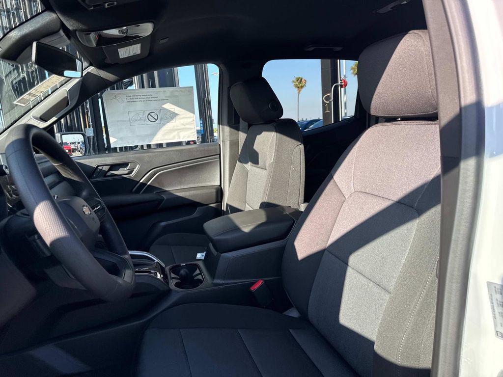 new 2025 Chevrolet Colorado car, priced at $32,615