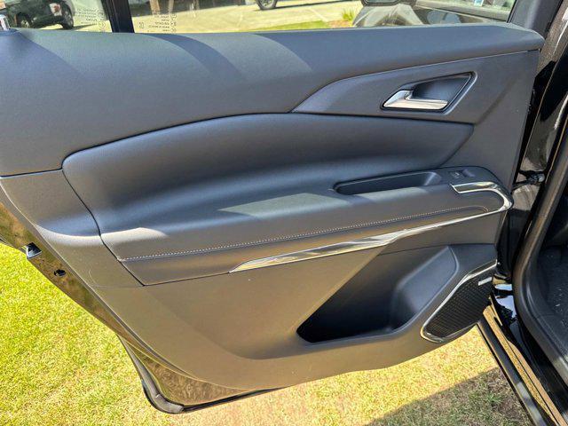 new 2025 Chevrolet Traverse car, priced at $59,865