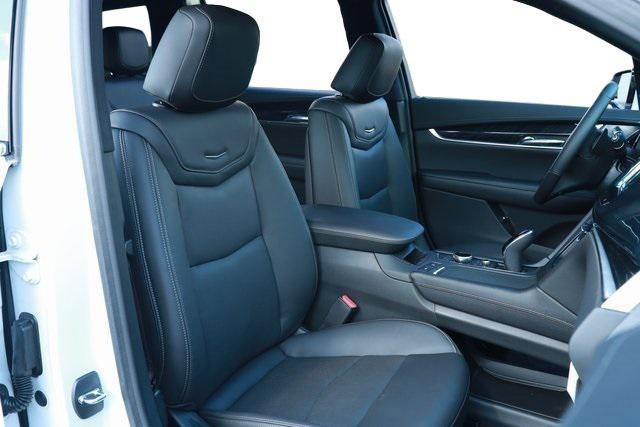 used 2022 Cadillac XT6 car, priced at $35,900