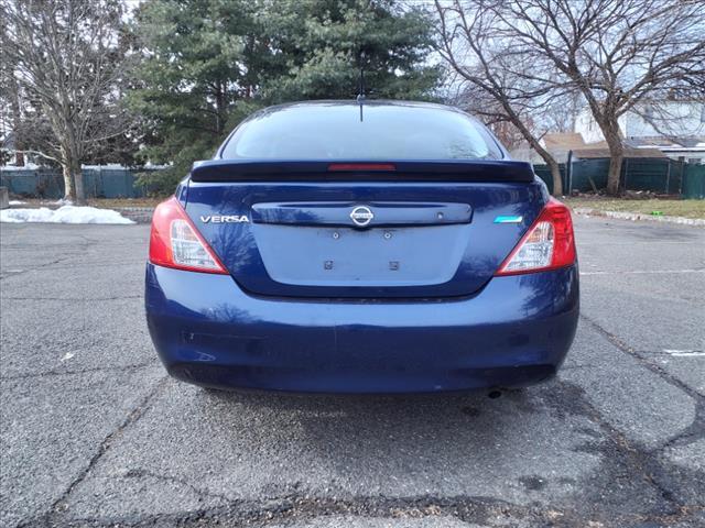 used 2014 Nissan Versa car