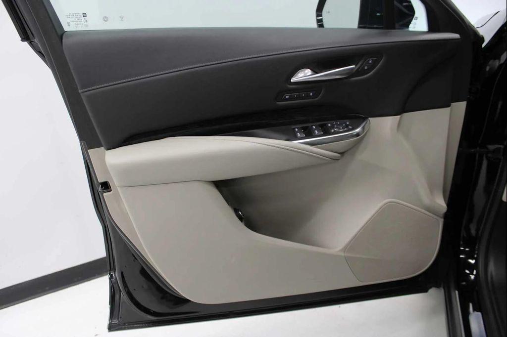 used 2022 Cadillac XT4 car, priced at $31,988