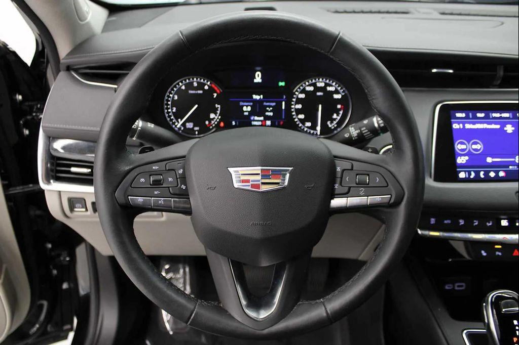 used 2022 Cadillac XT4 car, priced at $31,988