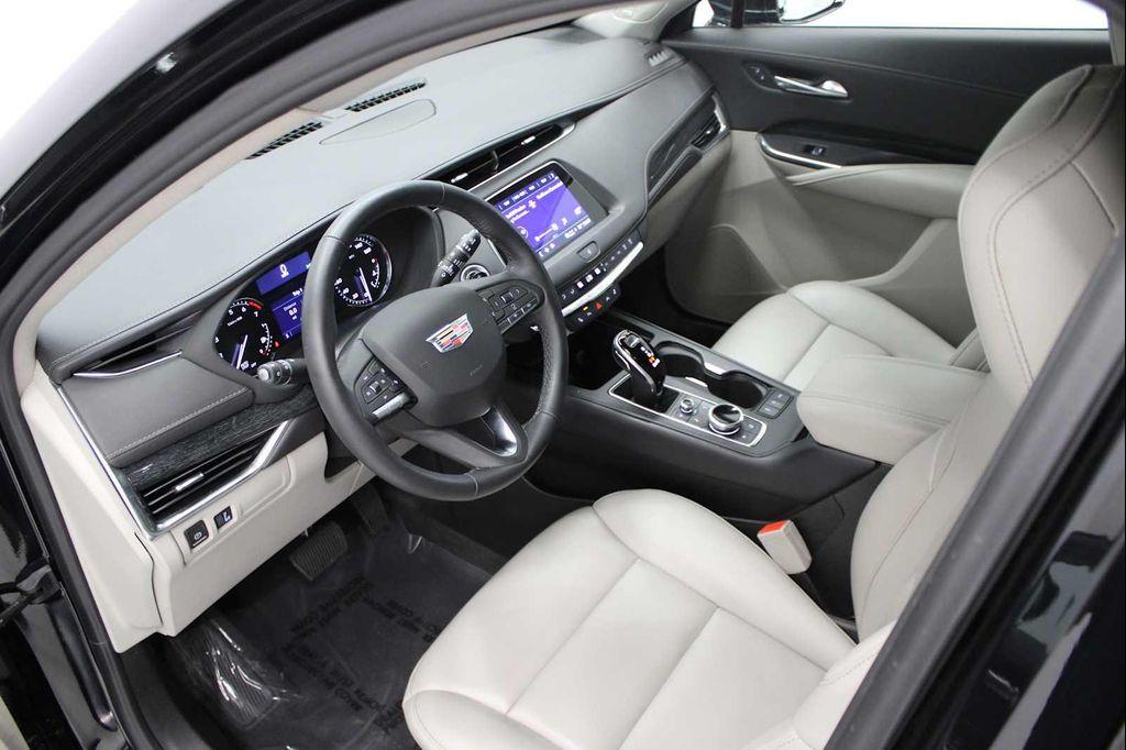 used 2022 Cadillac XT4 car, priced at $31,988