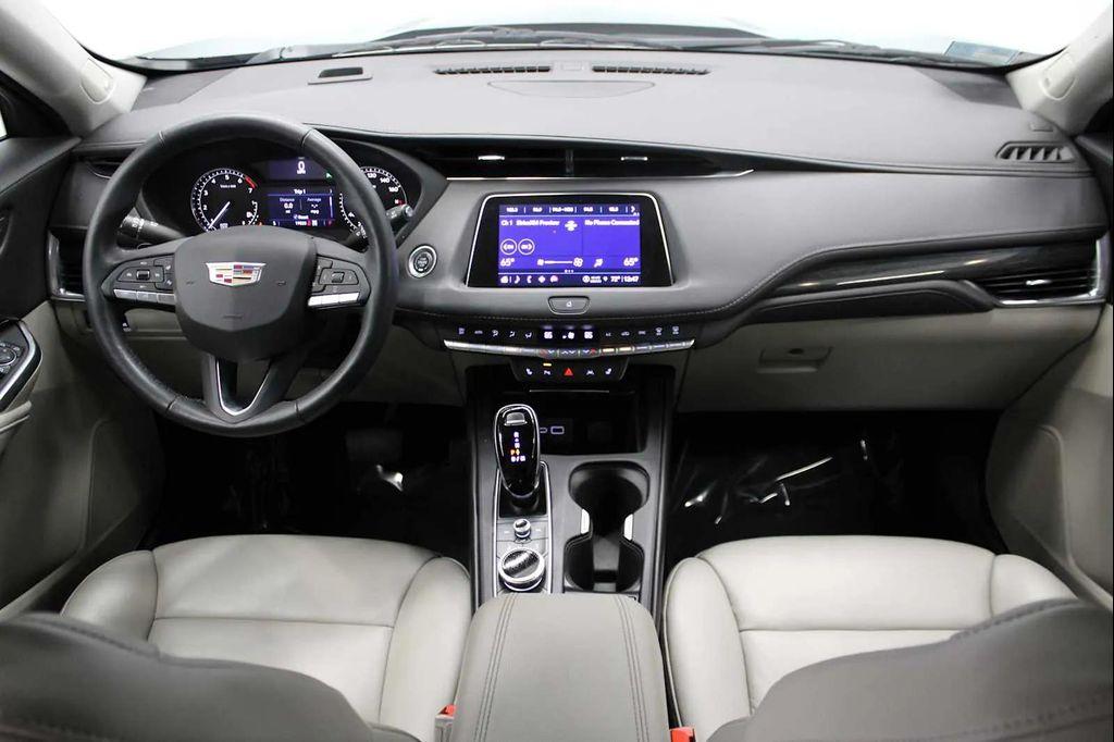 used 2022 Cadillac XT4 car, priced at $31,988