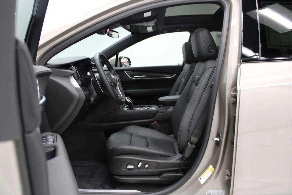 used 2022 Cadillac XT5 car, priced at $39,488