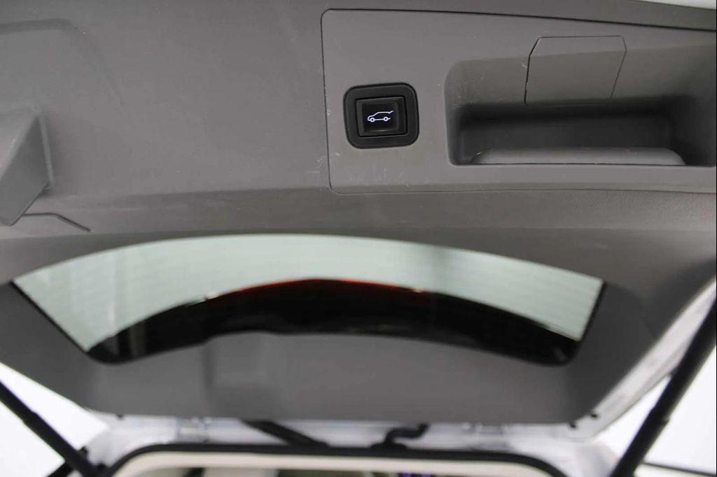 used 2022 Cadillac XT5 car, priced at $34,488