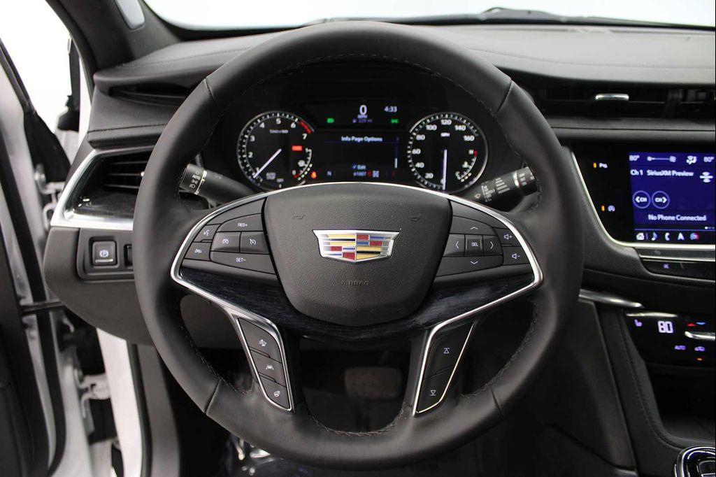 used 2022 Cadillac XT5 car, priced at $28,998