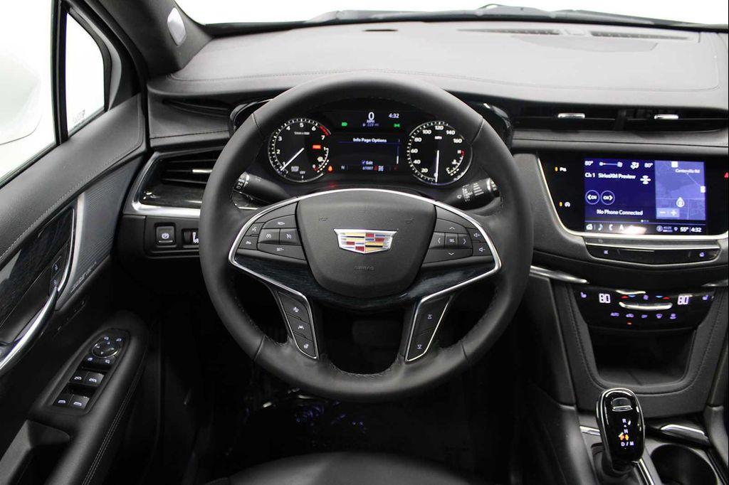used 2022 Cadillac XT5 car, priced at $28,998