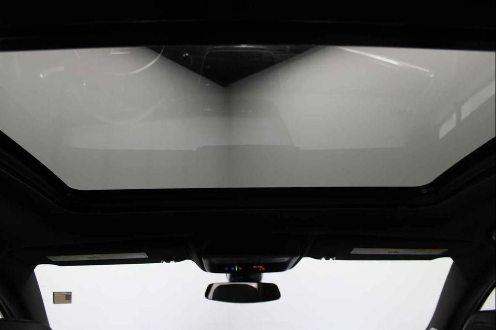 used 2022 Cadillac XT5 car, priced at $28,998