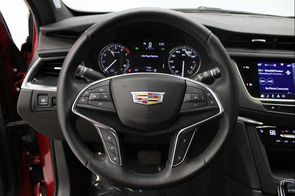 used 2023 Cadillac XT5 car, priced at $33,998