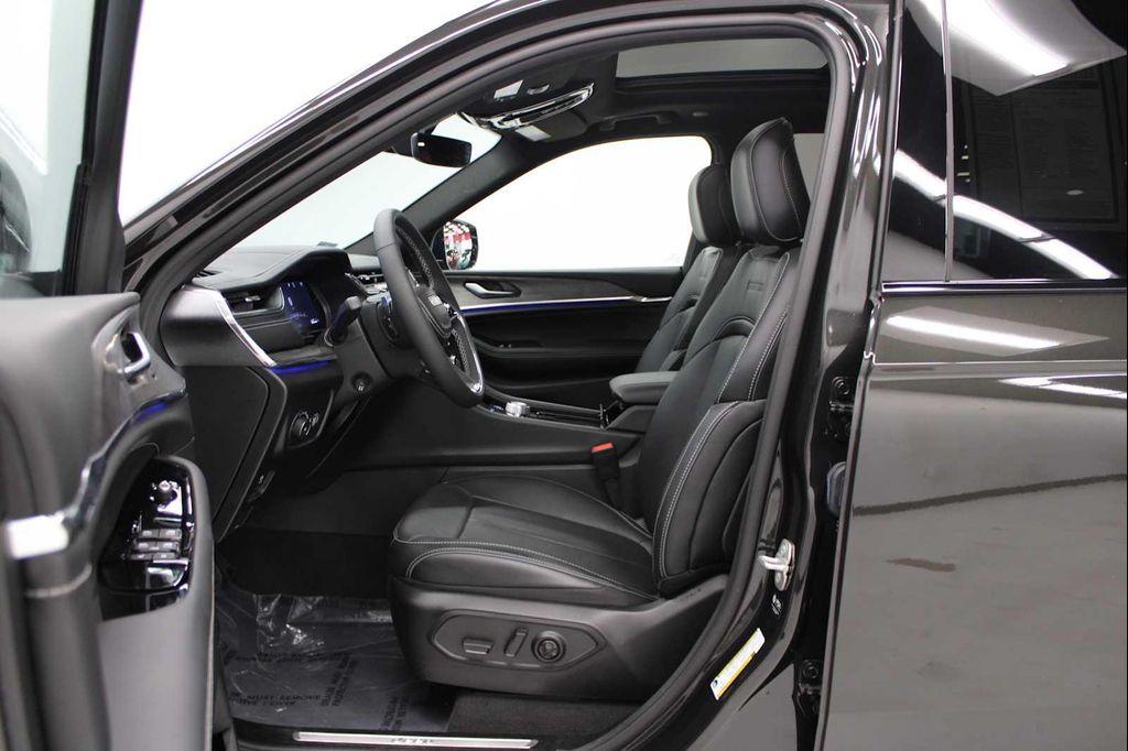 used 2023 Jeep Grand Cherokee car, priced at $44,488