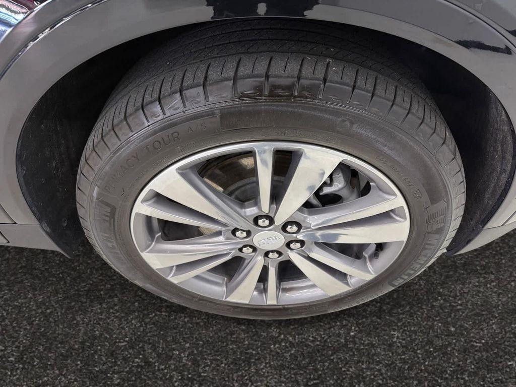 used 2024 Cadillac XT5 car, priced at $44,598