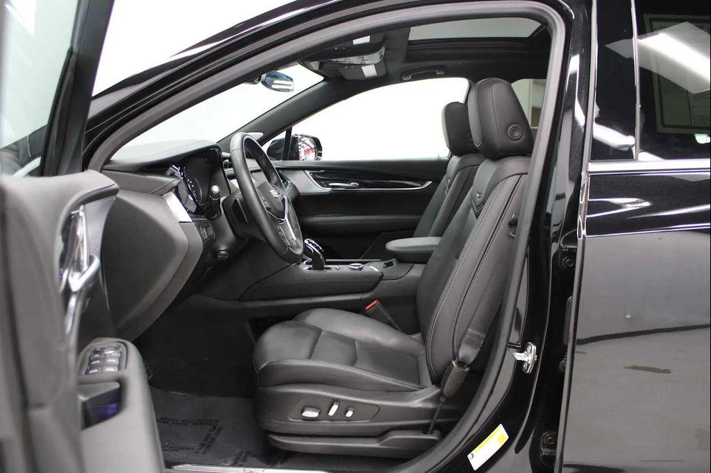 used 2024 Cadillac XT5 car, priced at $44,598