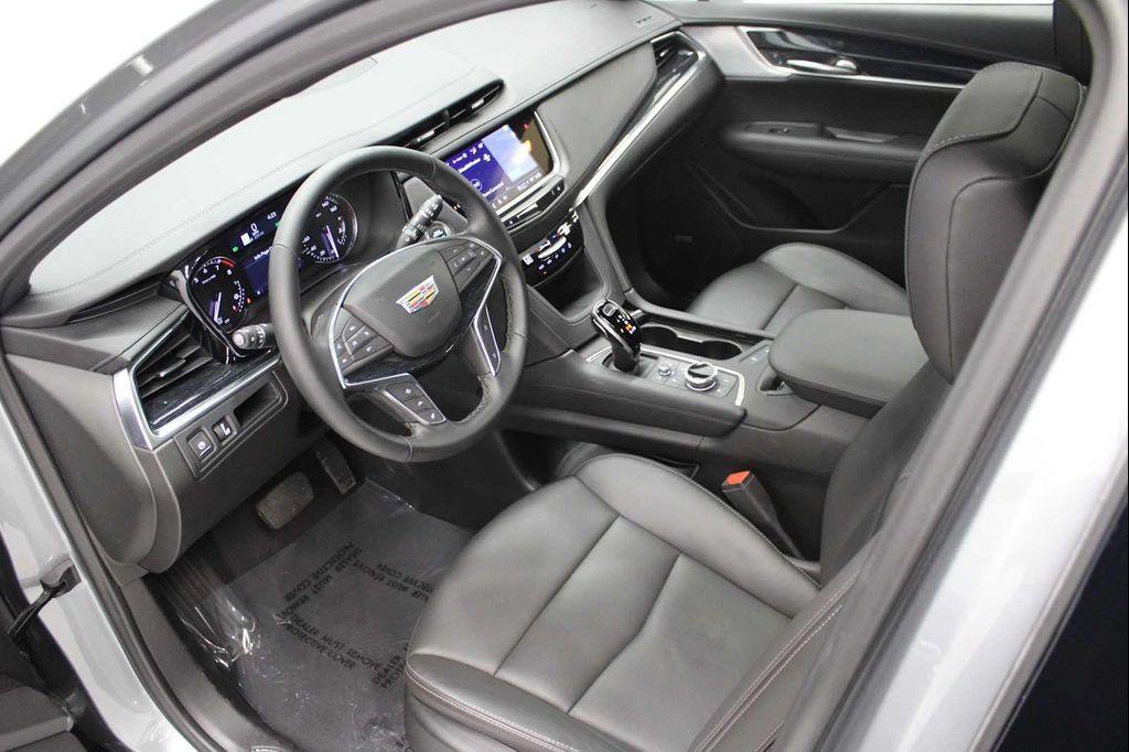 used 2025 Cadillac XT5 car, priced at $48,388