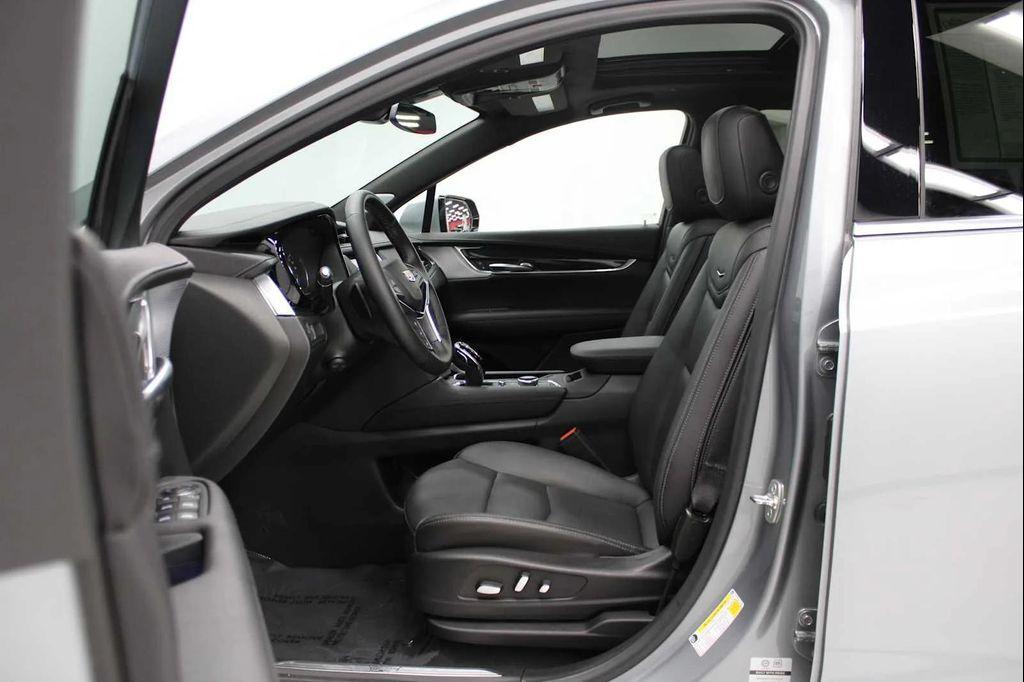 used 2025 Cadillac XT5 car, priced at $48,388