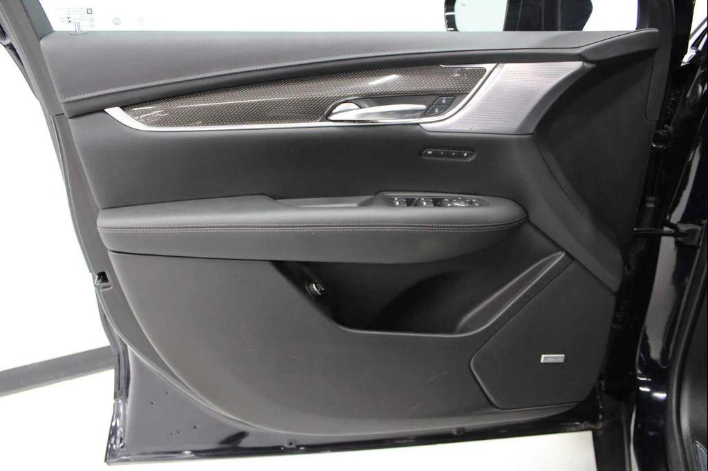 used 2022 Cadillac XT5 car, priced at $34,698