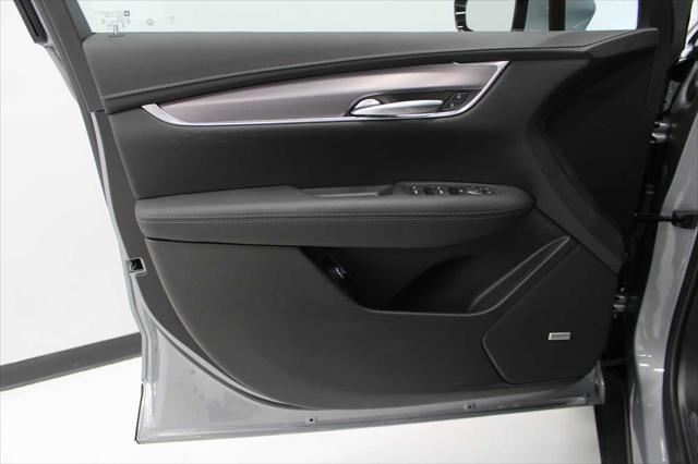 used 2025 Cadillac XT5 car, priced at $40,998