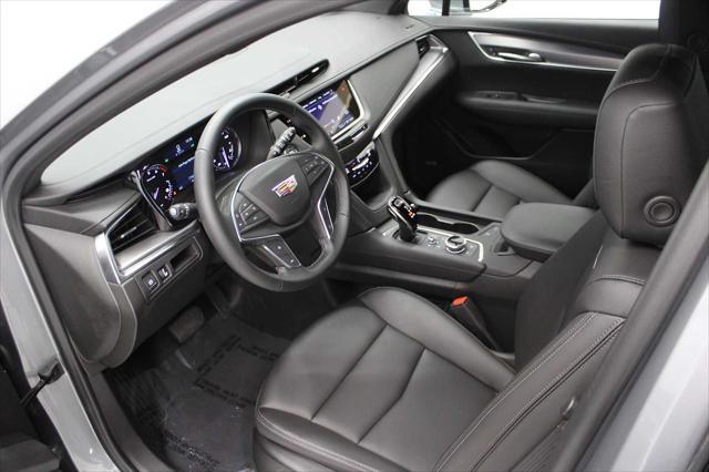 used 2025 Cadillac XT5 car, priced at $40,998