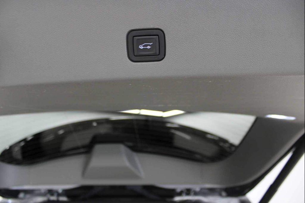 used 2024 Cadillac XT6 car, priced at $49,788