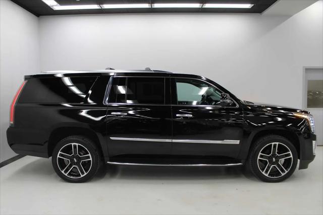 used 2020 Cadillac Escalade ESV car, priced at $44,998