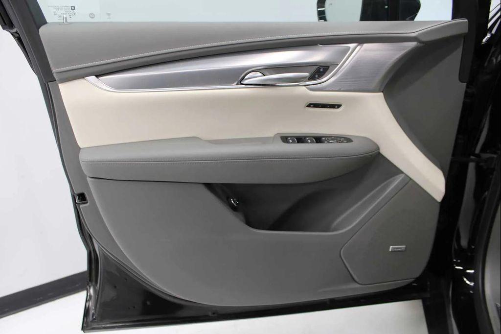 used 2024 Cadillac XT5 car, priced at $42,498