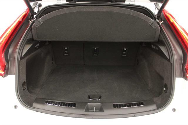 used 2024 Cadillac XT4 car, priced at $44,988