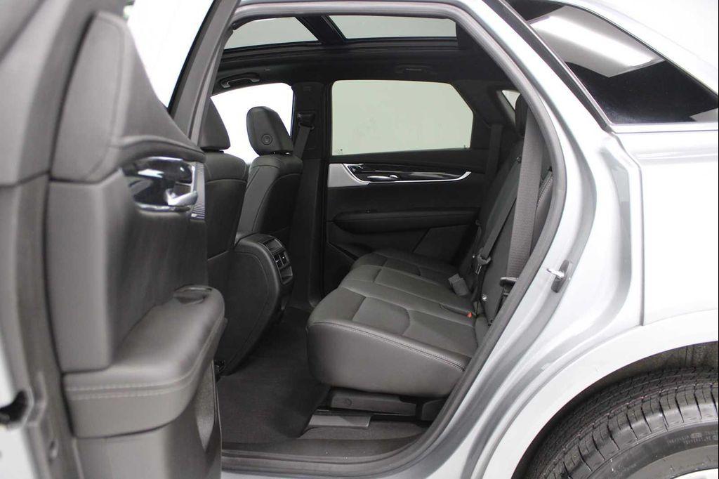 used 2023 Cadillac XT5 car, priced at $32,888