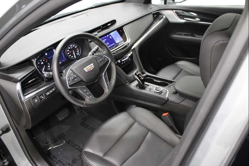 used 2023 Cadillac XT5 car, priced at $32,888