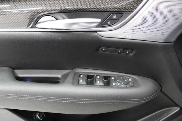 used 2022 Cadillac XT5 car, priced at $38,688