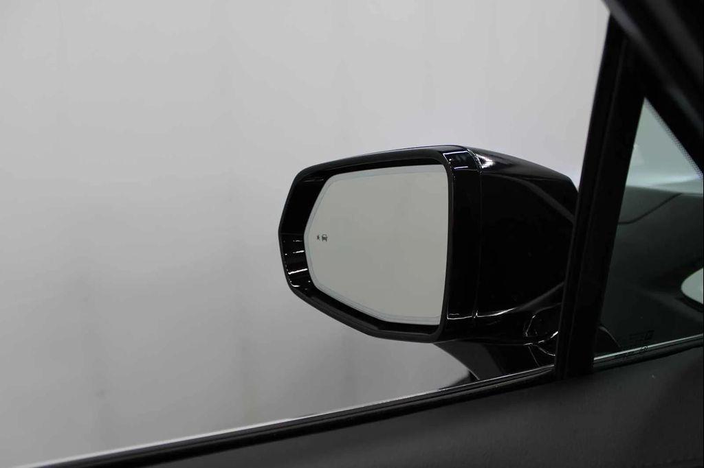 used 2022 Cadillac XT5 car, priced at $34,998