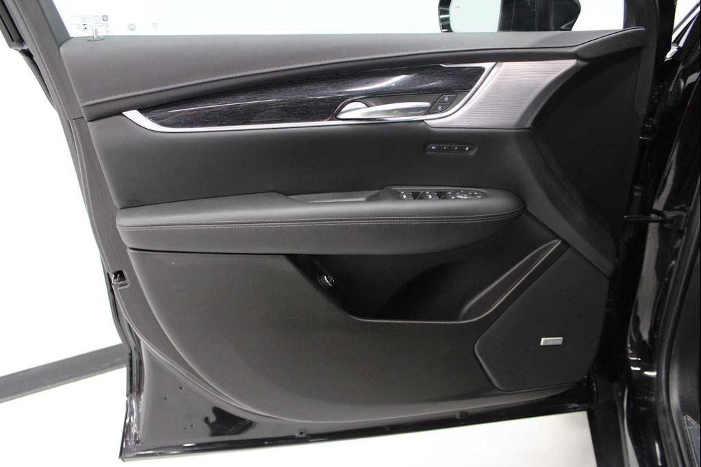 used 2022 Cadillac XT5 car, priced at $34,998