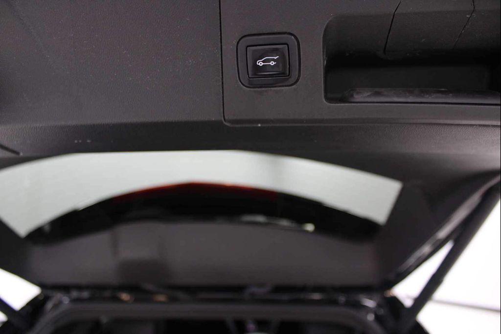 used 2022 Cadillac XT5 car, priced at $34,998