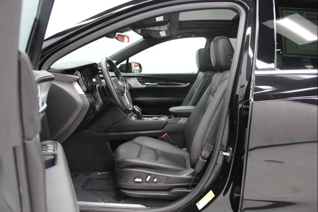 used 2022 Cadillac XT5 car, priced at $34,998