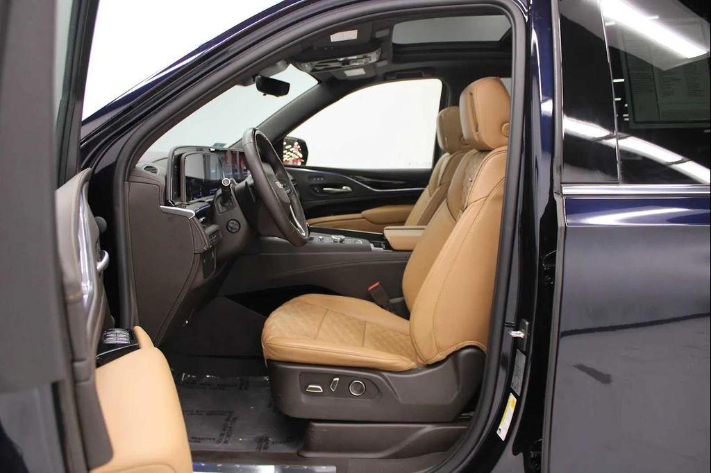 used 2023 Cadillac Escalade ESV car, priced at $67,598