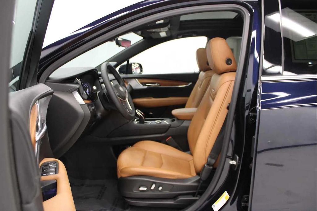 used 2022 Cadillac XT5 car, priced at $31,988