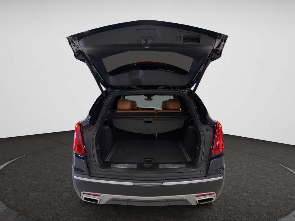 used 2022 Cadillac XT5 car, priced at $31,988