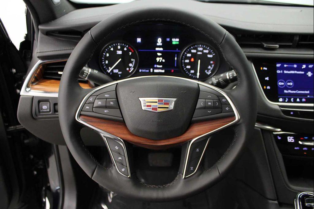 used 2022 Cadillac XT5 car, priced at $31,988