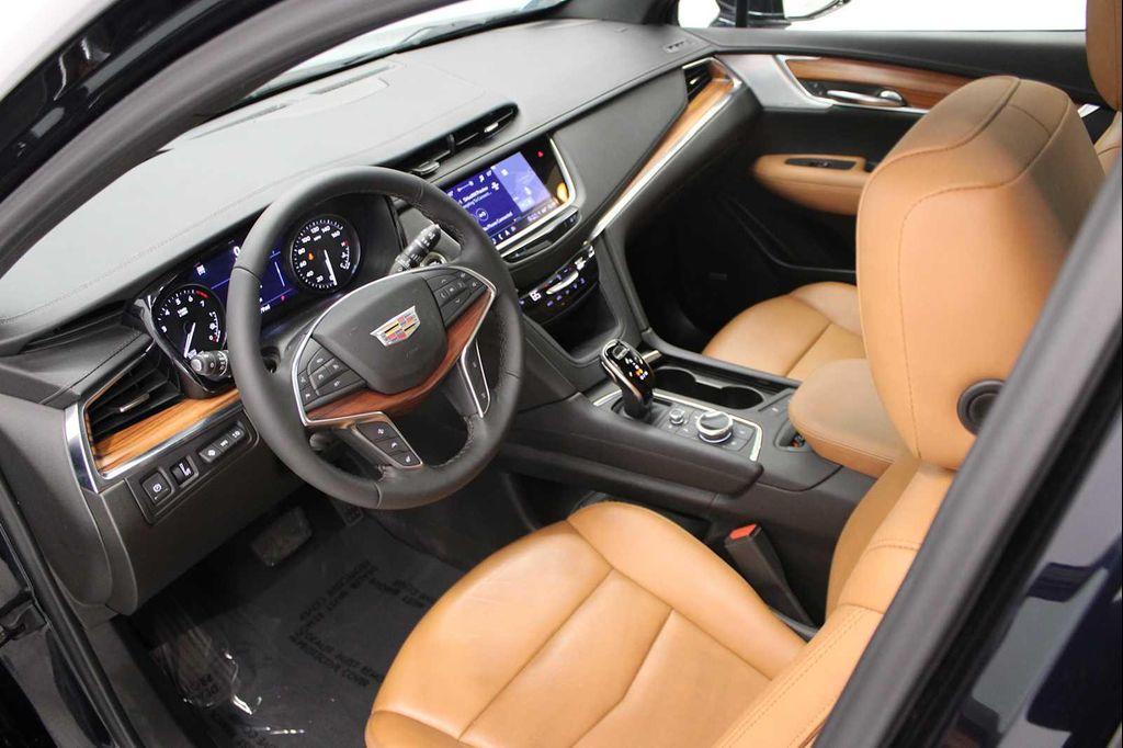 used 2022 Cadillac XT5 car, priced at $31,988