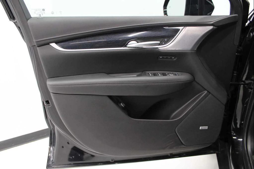 used 2023 Cadillac XT5 car, priced at $34,388